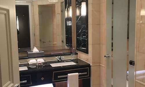 Ritz-Carlton Berlin's newly renovated room. @ritzcarlton #ritzcarlton #theritzcarltonberlin #ritzcarltonberlin #berlin #germany #hotel #luxurylifestyle #luxury #rich #wealth #whatusmenlike #travel #travelblogger #holiday #vacation #winter #birthdayweek #relax #design