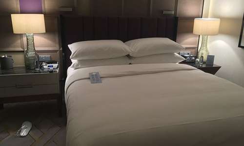 Good night Instagram @ritzcarlton #ritzcarlton #theritzcarltonberlin #ritzcarltonberlin #berlin #germany #hotel #luxurylifestyle #luxury #rich #wealth #whatusmenlike #travel #travelblogger #holiday #vacation #winter #birthdayweek #relax #design @berlin #luxuryhotel #night #sleep