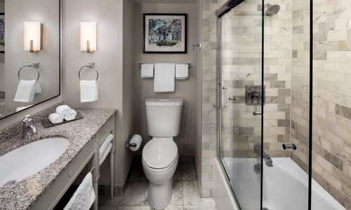 Double Bed Bathroom with Tub Double Bed Bathroom with Tub