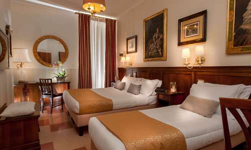 Triple room with private bathroom Triple room with private bathroom