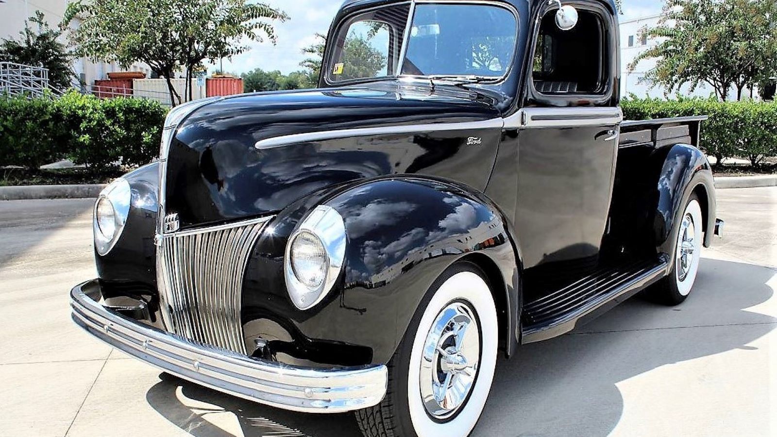 Classy 1940 Ford Pickup Is an Old School Hot Rod | Ford-trucks