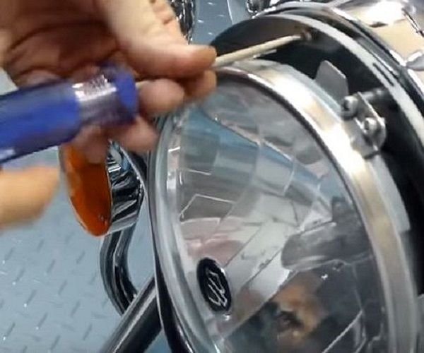 Harley Davidson Touring Installing HID Headlights