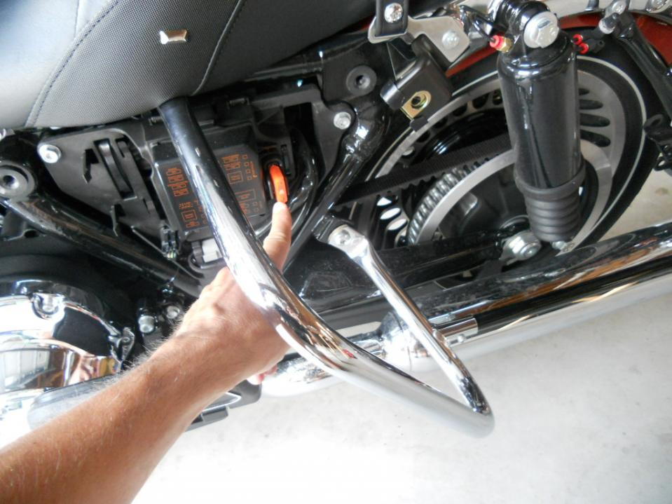 Harley Davidson Touring How to Install Handlebars | Hdforums 2013 harley road glide wiring diagram 