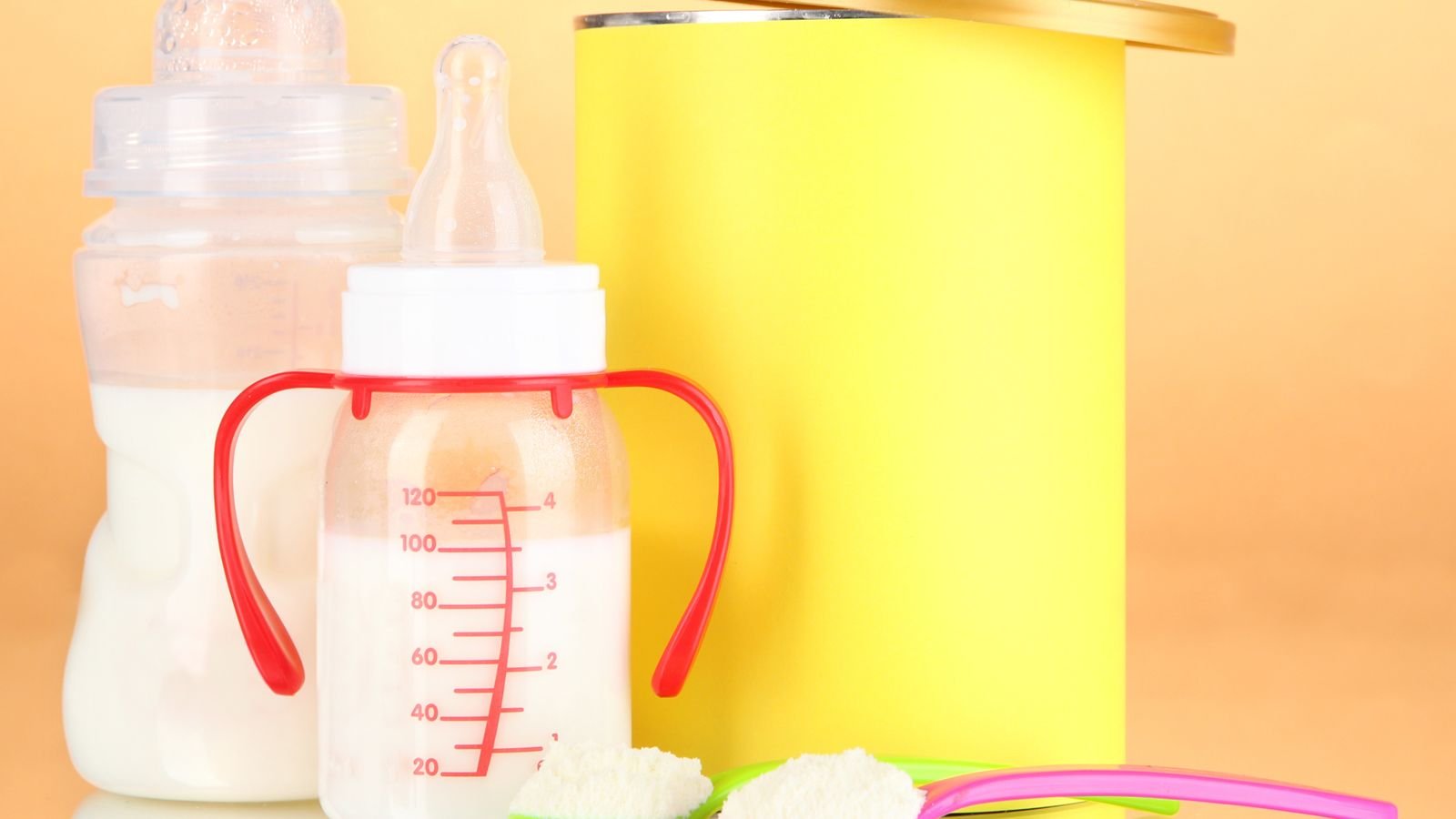 baby bottles with infant formula