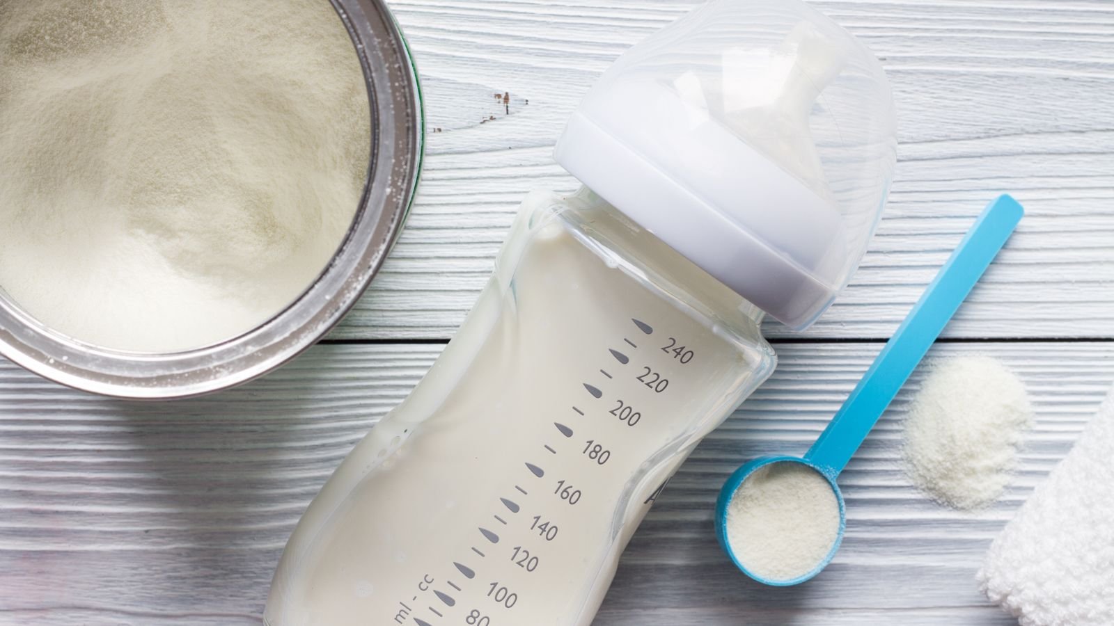 baby bottle with infant formula