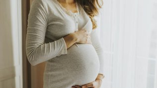 mom with crib 16 weeks pregnant