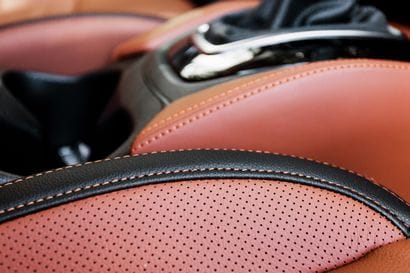 2017 Nissan Rogue SL leather seat detail