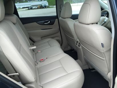 2015 Nissan Rogue SL AWD rear seat detail