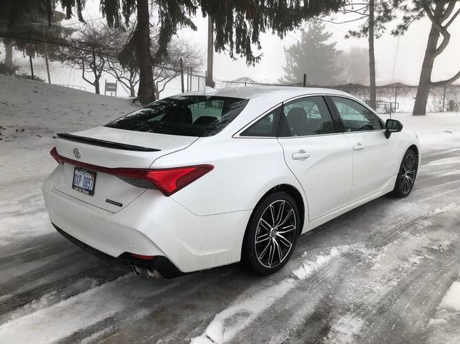 2019 Toyota Avalon Touring exterior