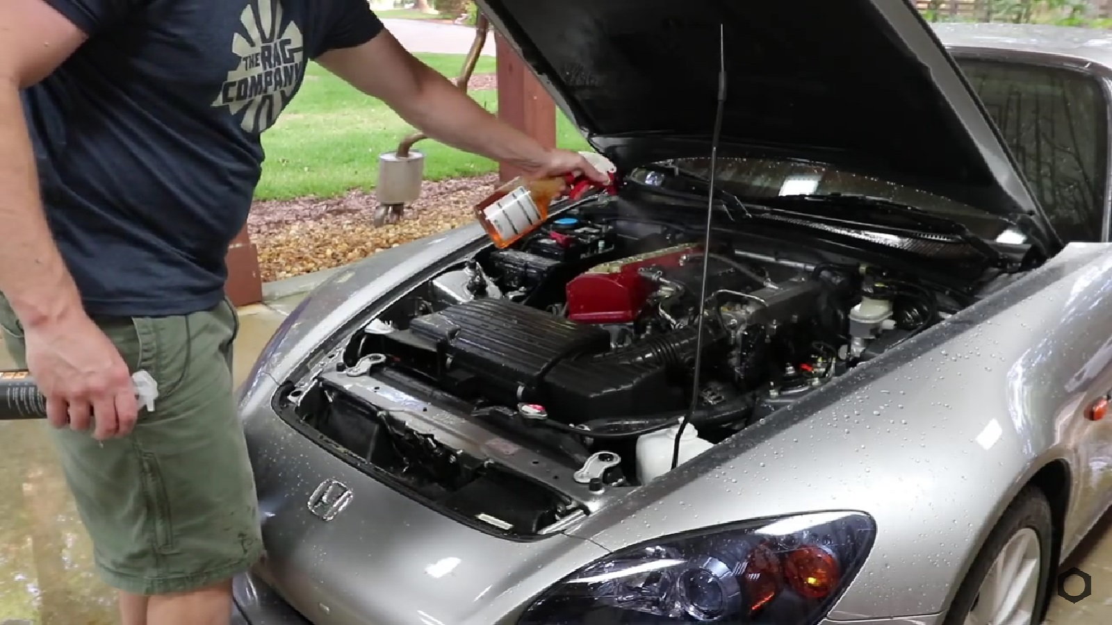 Daily Slideshow: Cleaning the Engine Bay