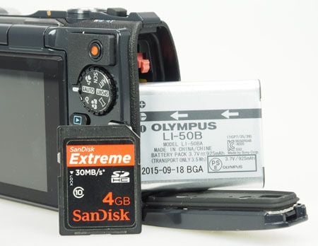 Olympus TG-870-battery-angled.jpg