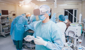 Virtual reality training in an operating room 
