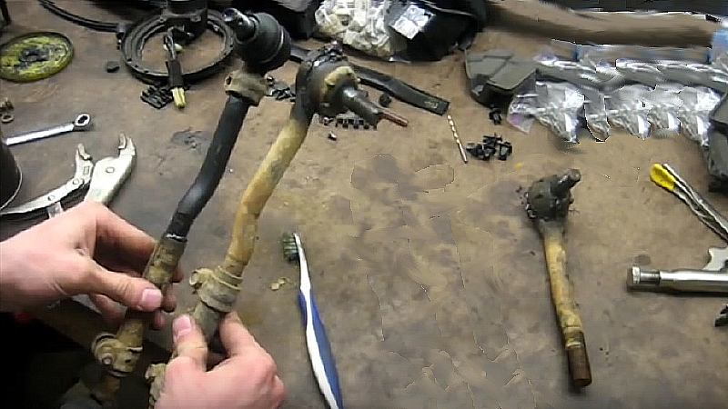 toyota 4runner pickup truck tie rod end inner outer remove removal change how to replacement