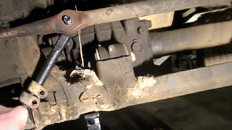 toyota 4runner pickup truck tie rod end inner outer remove removal change how to replacement