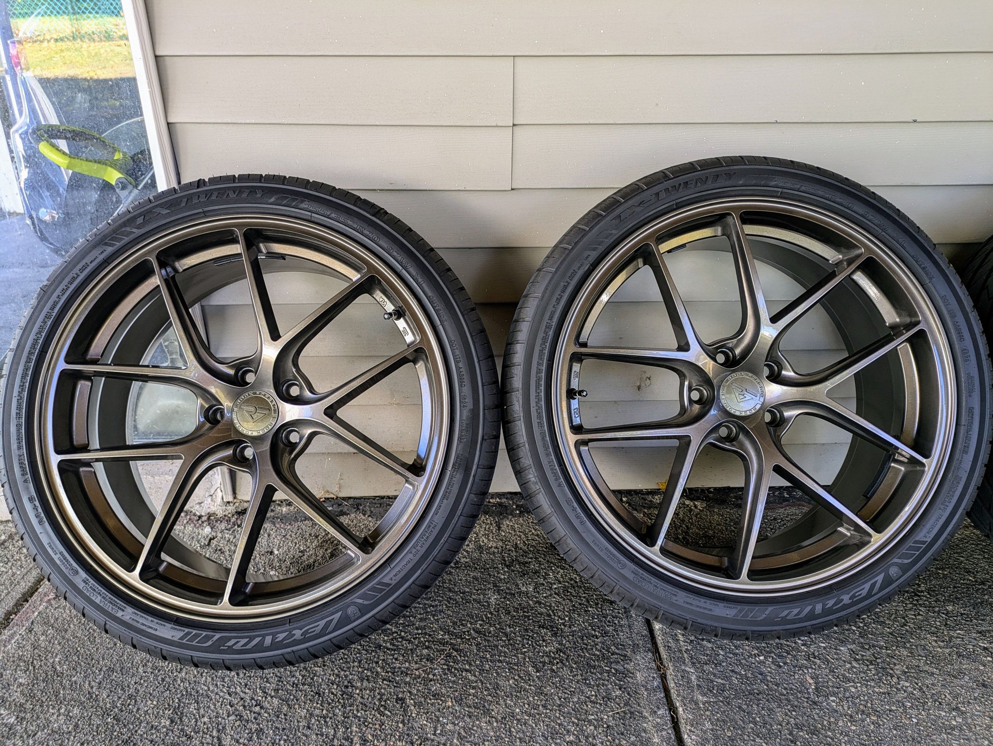 Wheels and Tires/Axles - Fs: 20×8.5 +38/5×114.3 - Used - All Years  All Models - Fall River, MA 02721, United States