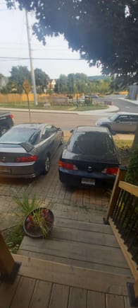 I'd love to make one car out of these two acura's. Both run but one needs body work the other needs engine work together they make a fantastic Acura