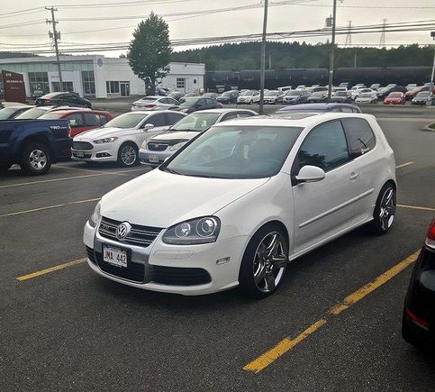 Love this R32. Best of all its a chick driving it! Havent seen her yet but she works with my GF :pervert:

I always tell my GF that I love that a girl can have such a clean ride! I hope this pushes her to get something going. Benz.... cough... cough.. Air bags.. cough.. cough LOL