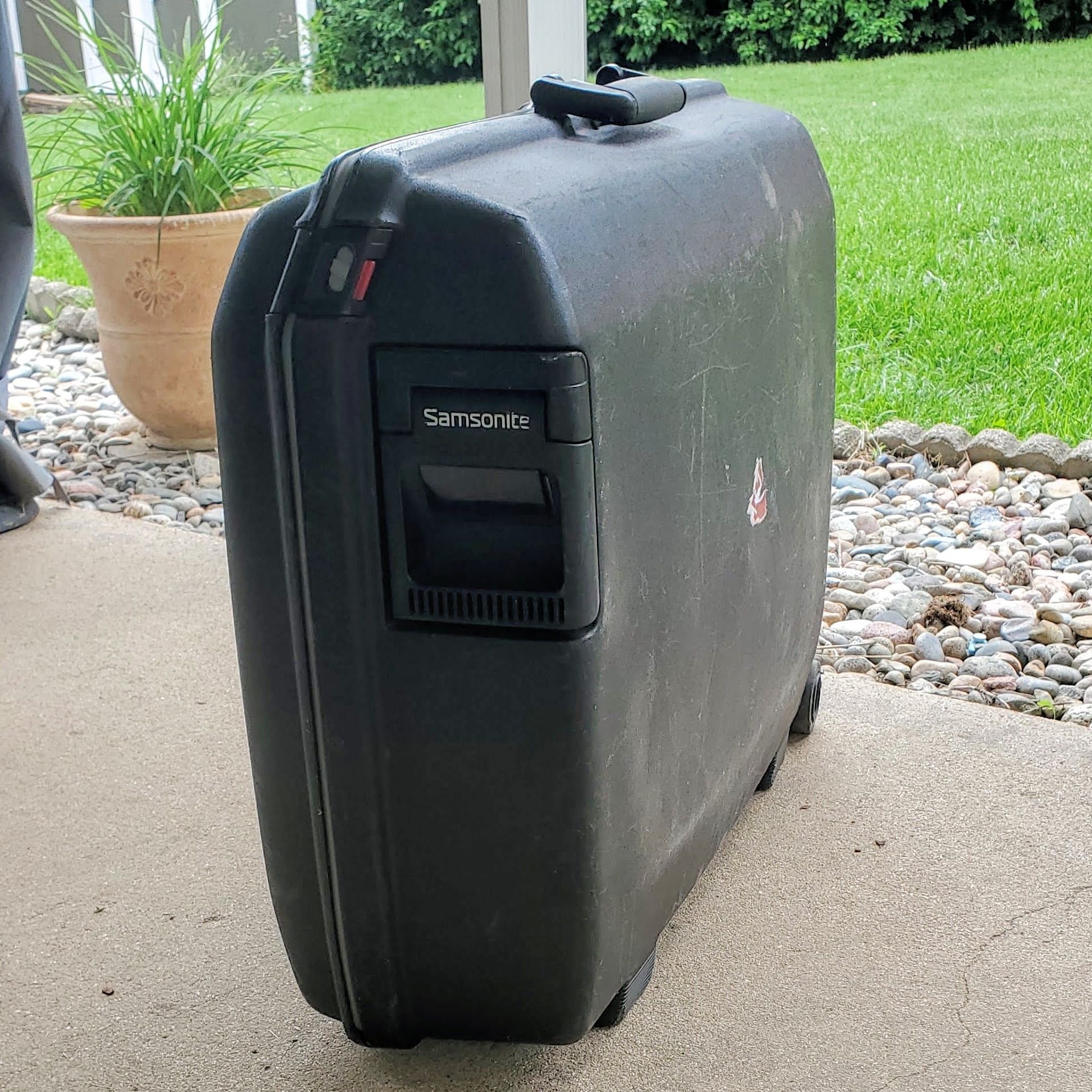 Samsonite store oyster suitcase