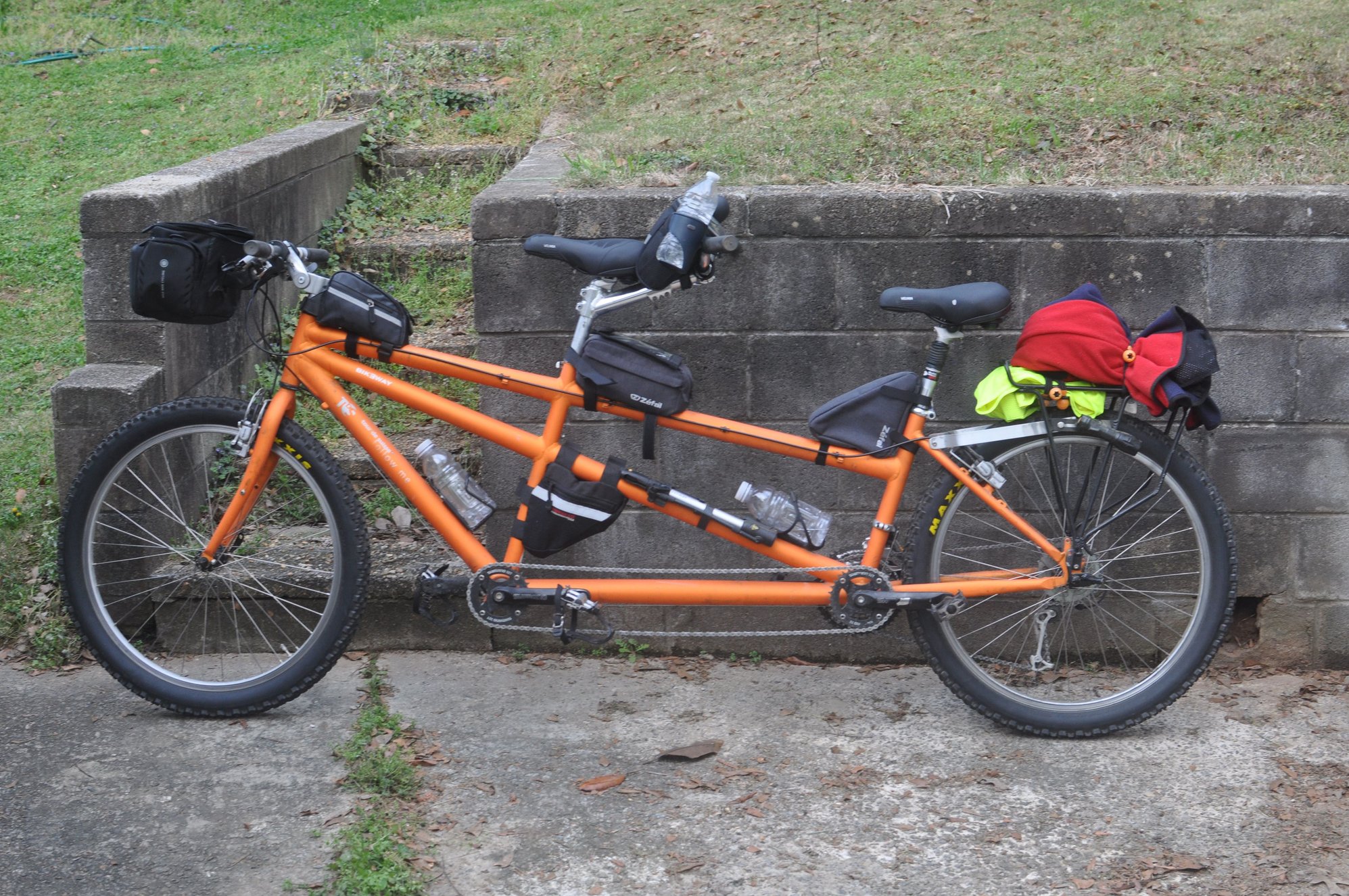 Tandem stoker clearance handlebars