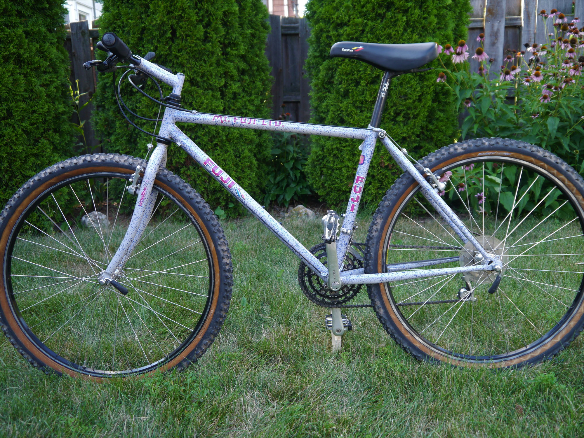 Vintage fuji mountain online bike