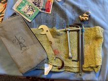 It all fits nicely into this little pouch. 