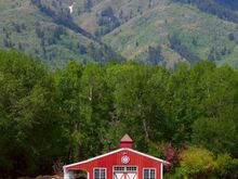 Cool little shed 