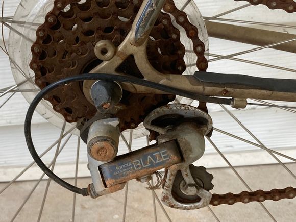 I've never worked with indexing SunTour stuff before - but the rust and mud are familiar!