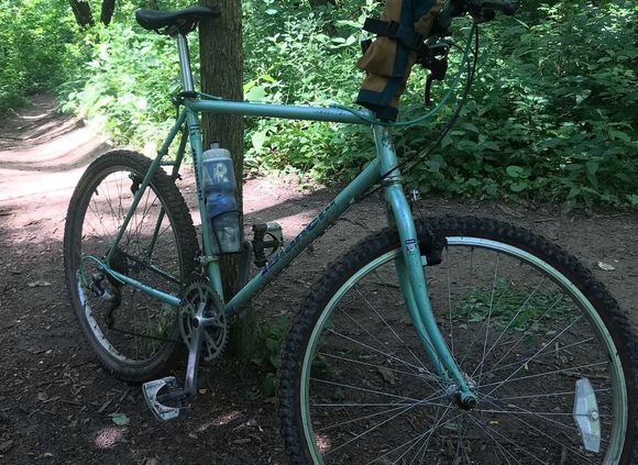 swapped seat & pedals from original stuff 