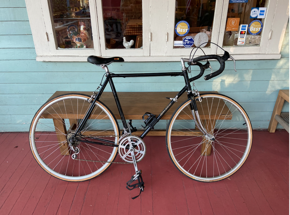 that’s a great looking rig.    Those Hurret derailleurs are some very nice little bits.  