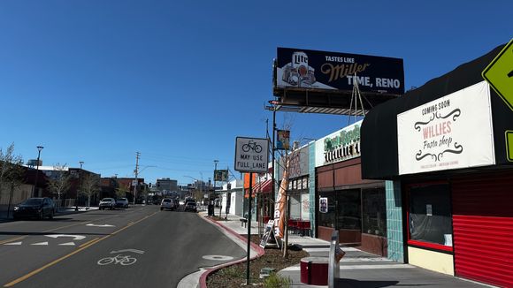 A bike-friendly road (note the sign)