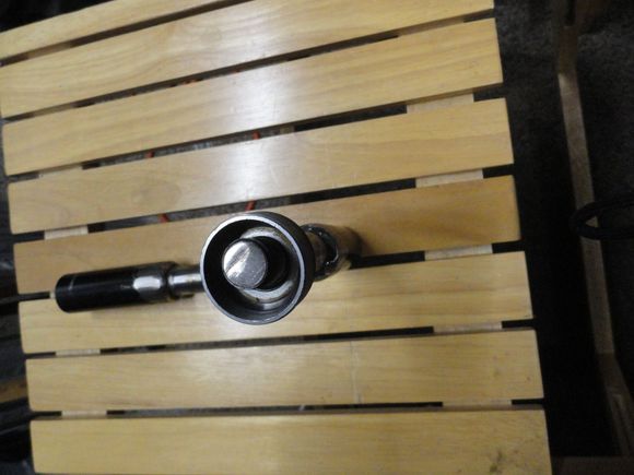 This picture shows the fit of the tool inside the cup.  The stud has a clearance of about 2mm (the same as my Var fixed cup tool).