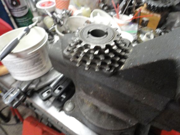Freewheel looks like Suntour five speed.