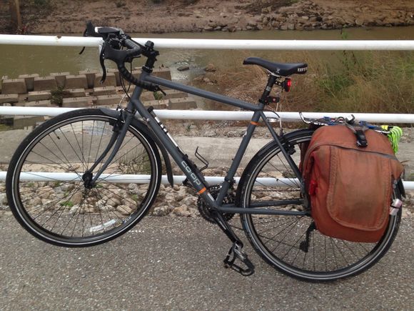 Daily commuter in matte grey.