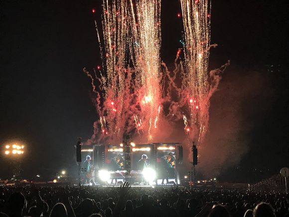 Awesome way to end I Get No Satisfaction 