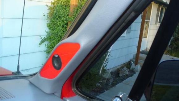 Fiberglass pillars for tweeters