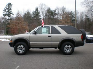 2000 Blazer ZR2 -- just a side shot of it on the lot the day I made a down-payment.