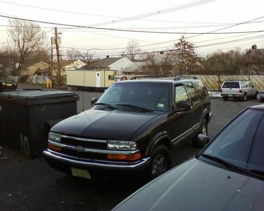 98 blazer ls 4 dr 4wd 4.3 lt 6cyl 117,550 miles when I bought her in the beginning of March 2010.no longer have this truck.