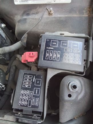 From battery (+) to this IPFUSE box to starter