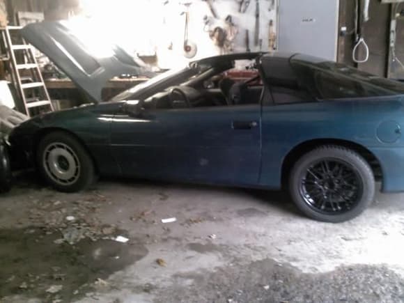 C4 Corvette rims up front still on for now, and new rims with snow tires on the rear.