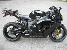 The dominant 2004 Honda CBR 1000RR !