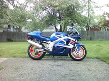My wife's 99 GSXR 600 that I painted