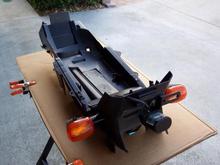 F4i split seat battery tray w/ factory turn signals, lic plate light &amp; bracket