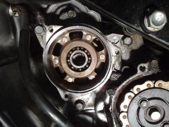 Oops, who forgot to loosen the alternator case before removing the shaft (doh)