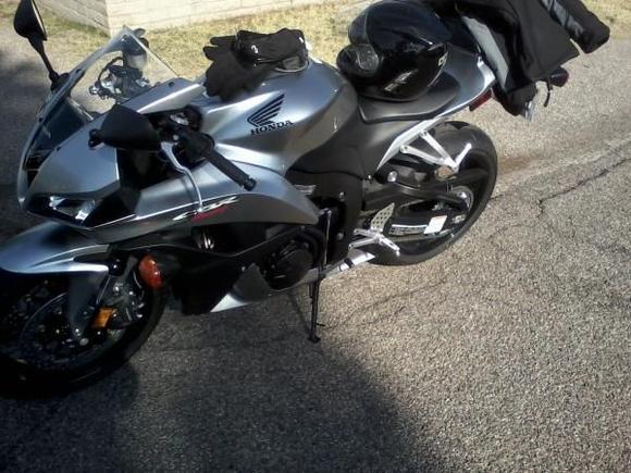 yeahh first pic of my NEW 2008, taken 12/2011