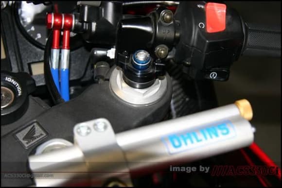 Kyle Racing preload adapters
Ohlins steering damper