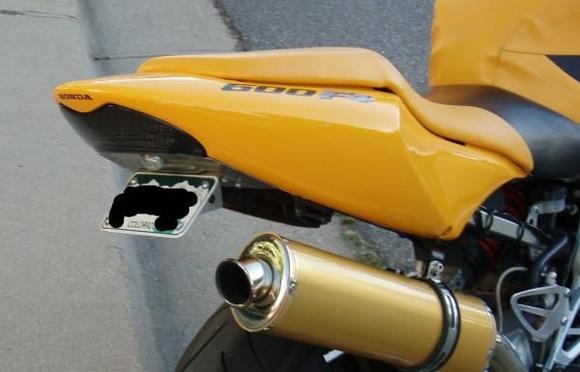 Tail light when off (nice smoked look which matches the yellow/black very well)