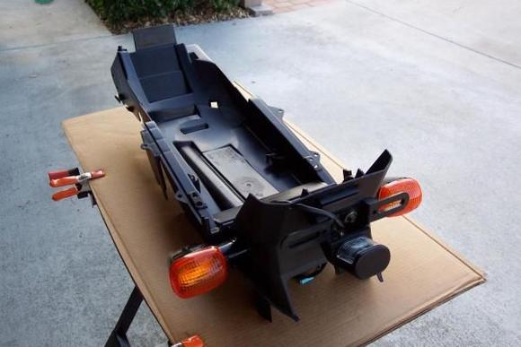 F4i split seat battery tray w/ factory turn signals, lic plate light &amp; bracket