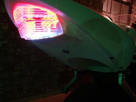 CBR F4i Pimp-bikes undertail, D2Moto Integrated tail-light and signals.