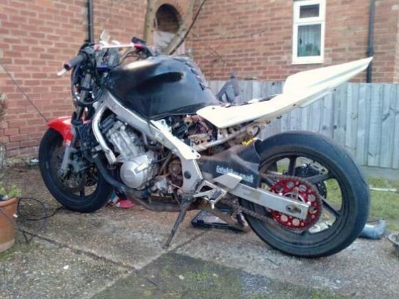 Fitting the 2006 R6 Tail