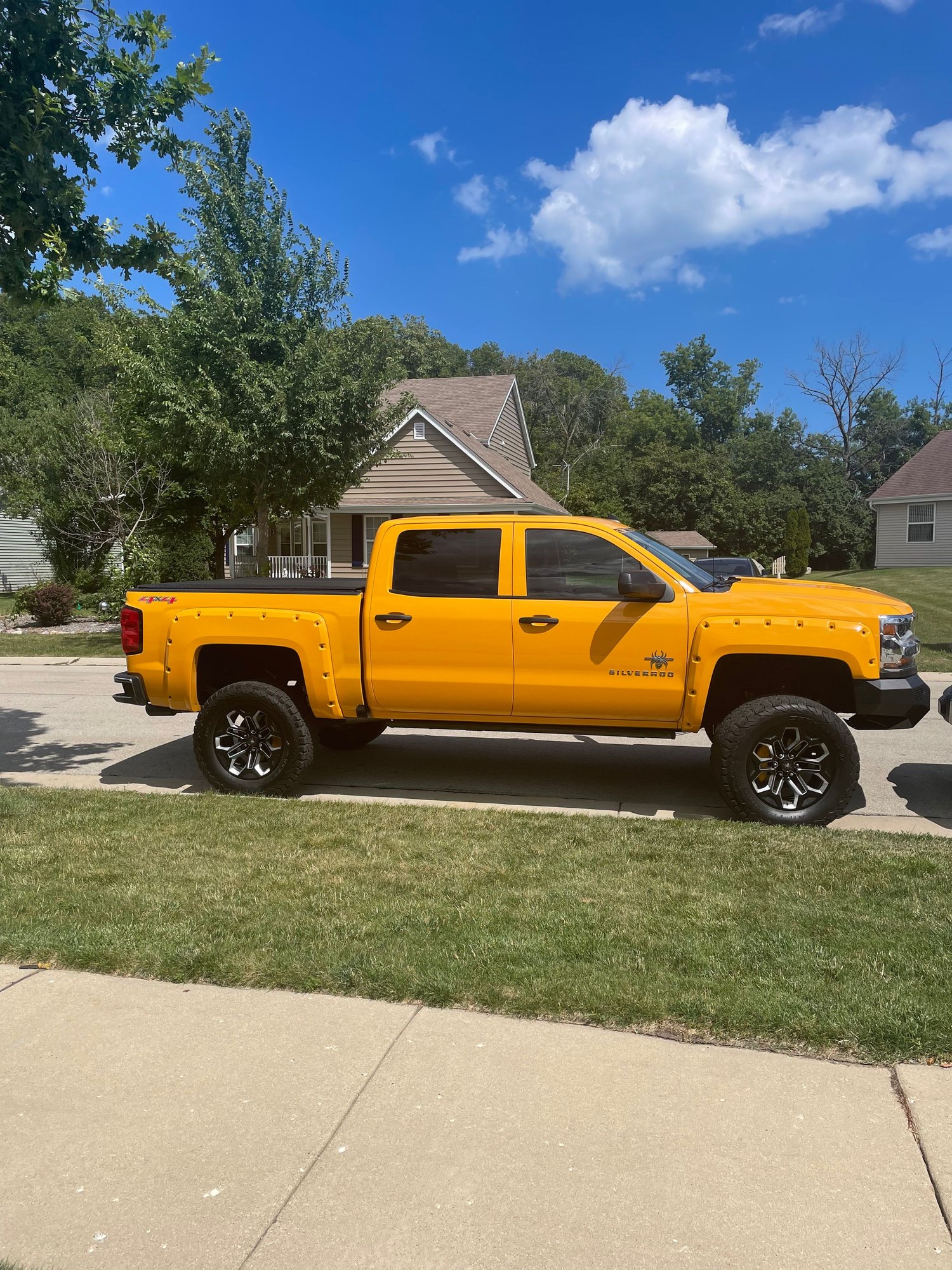 2017 Chevrolet Silverado 1500 - Silverado Black Widow - Used - VIN 3GCUKREC8HG282379 - 32,262 Miles - 8 cyl - 4WD - Automatic - Truck - Yellow - Oak Creek, WI 53154, United States